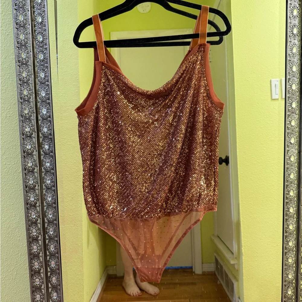 🎀 Free People Shimmer & Shine Copper Sequin Bodysuit - Picture 3 of 5